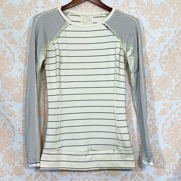 EUC Lululemon Full Tilt Slalom Stripe Lace Insert Angel Wing Top Cream/G… - Picture 3 of 12